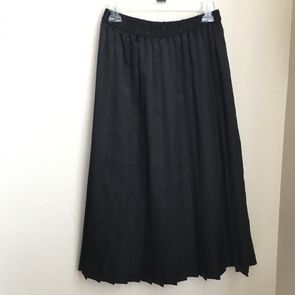 Vintage pleated maxi skirt